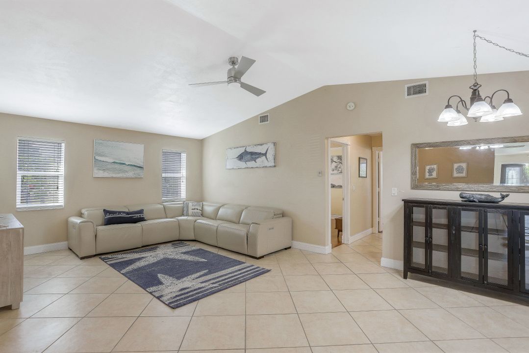 1847 Everest Pkwy, Cape Coral, FL 33904