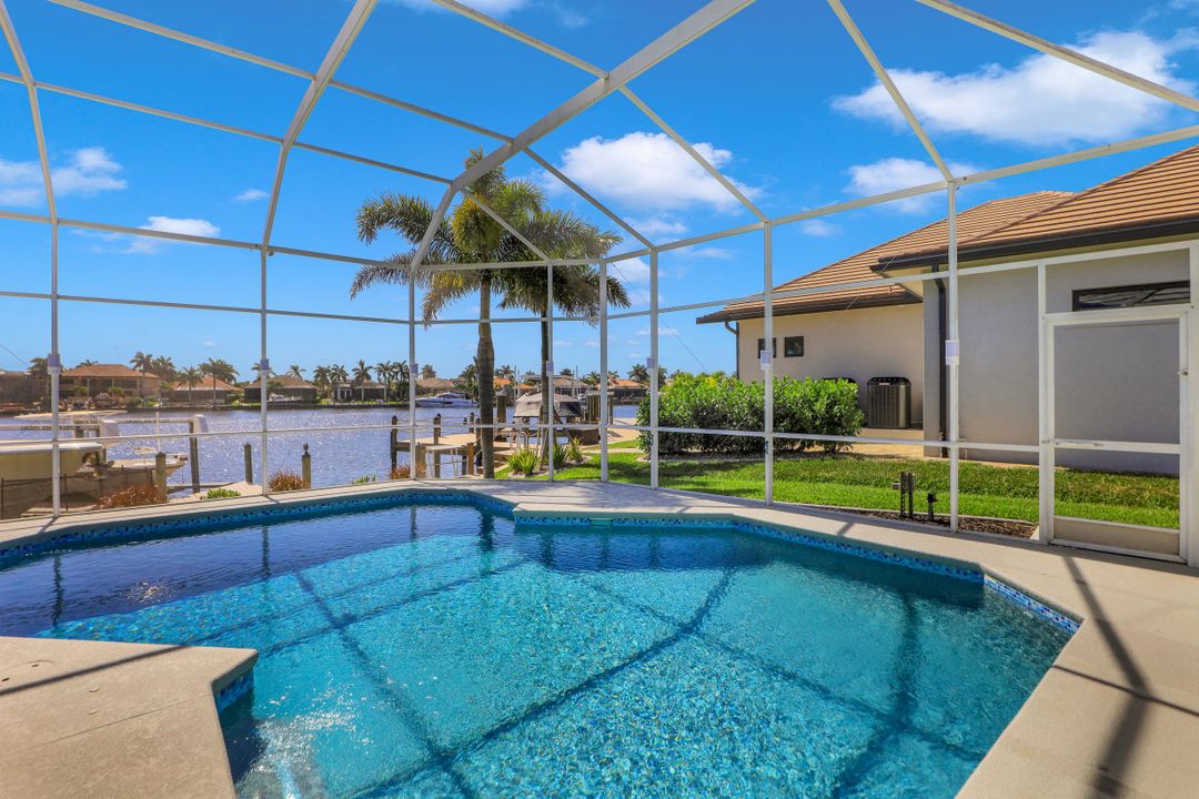 1900 Lagoon Ln, Cape Coral, FL 33914