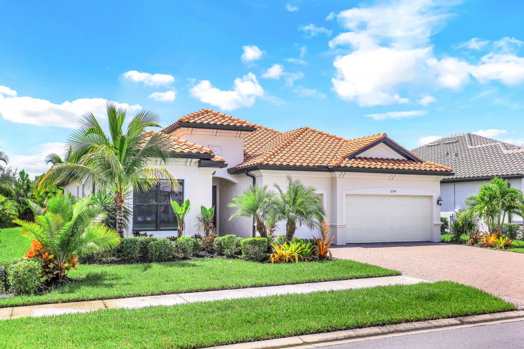 2134 Antigua Ln, Naples, FL 34120