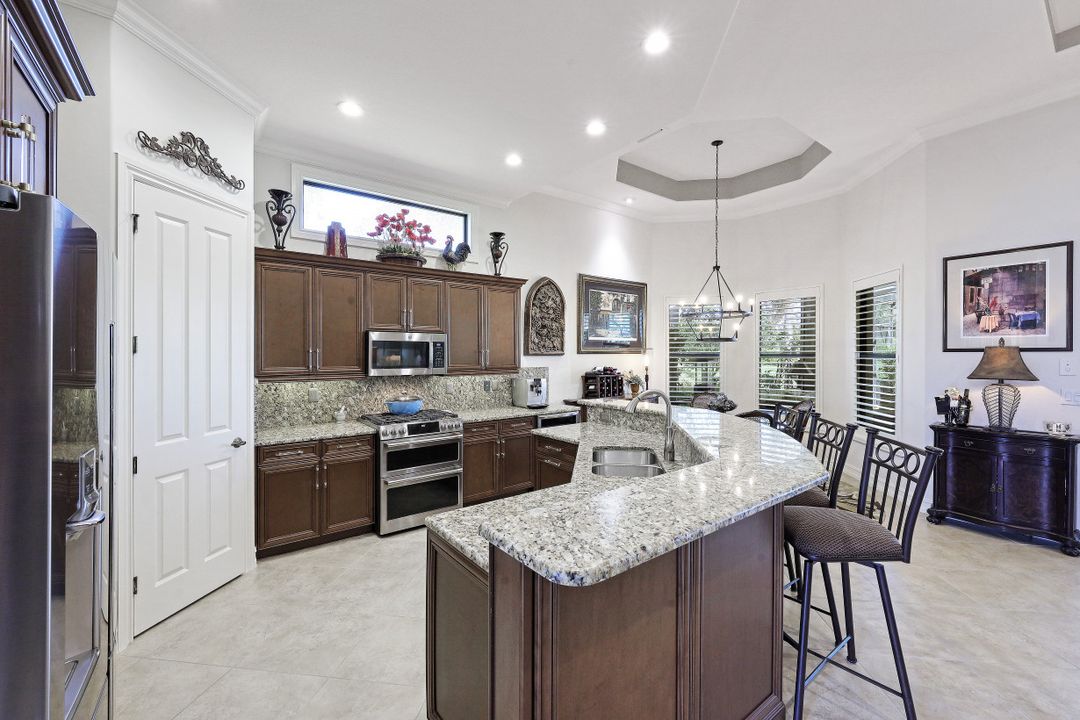 6287 Serano Way, Naples, FL 34113