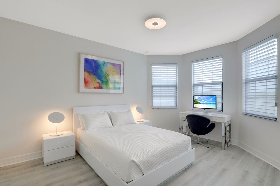 4448 Aurora St, Naples, FL 34119