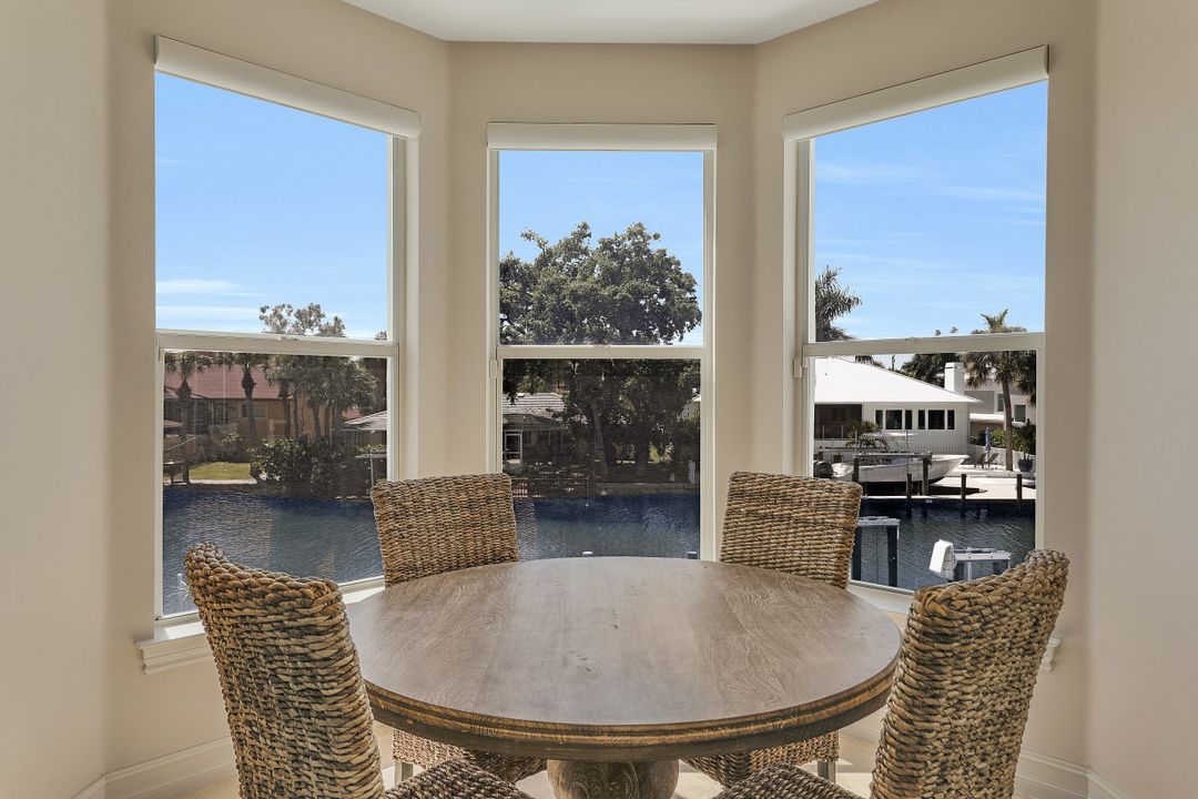 390 Seabee Ave, Naples, FL 34108