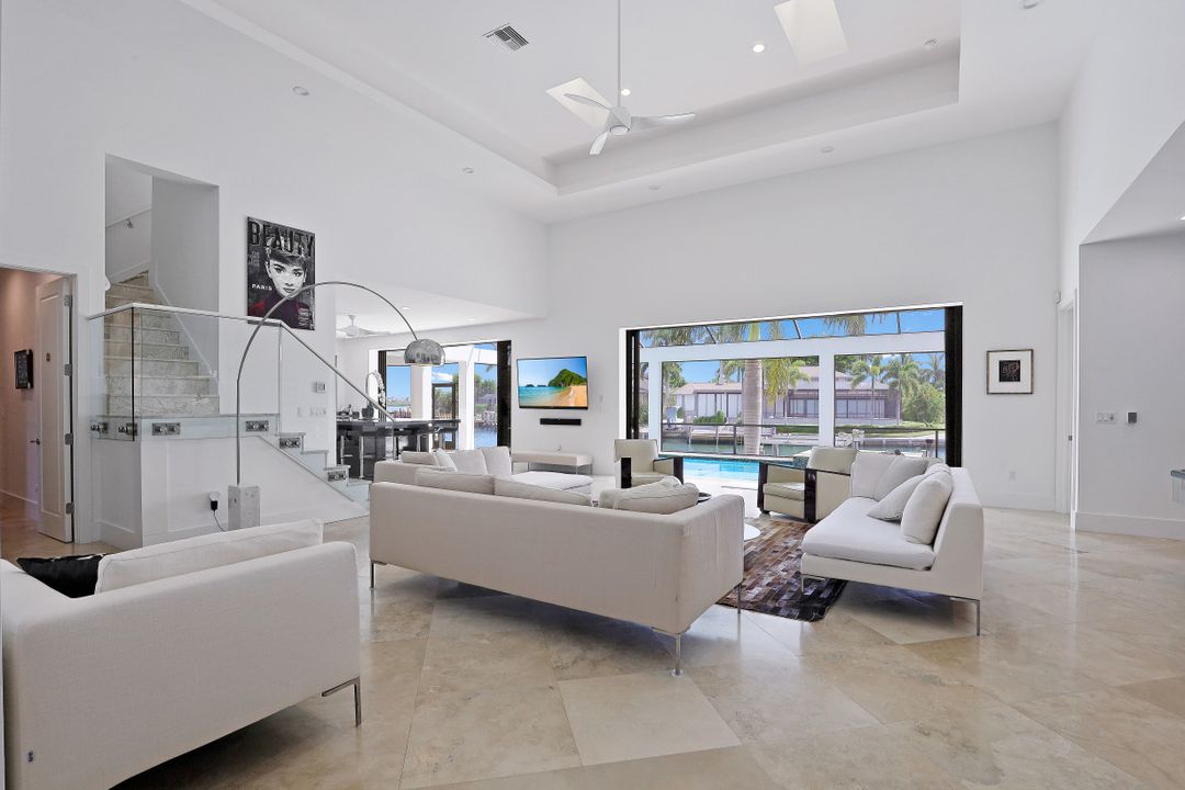 480 Parkhouse Ct, Marco Island, FL 34145