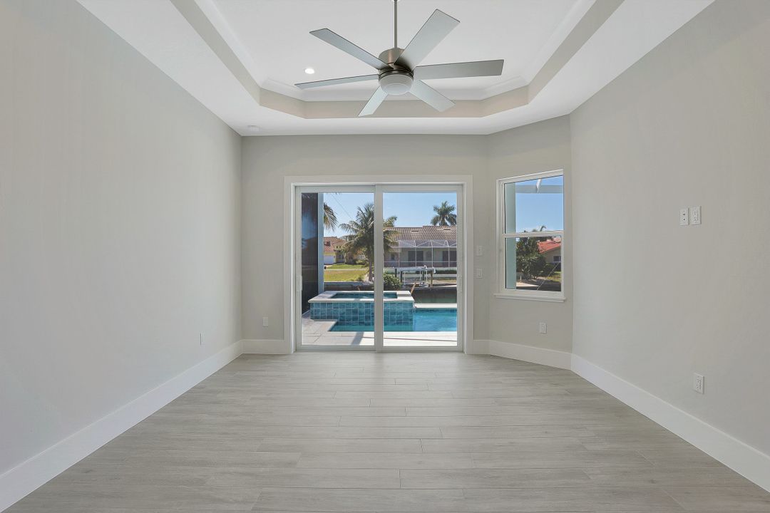 979 Daisy Ct, Marco Island, FL 34145