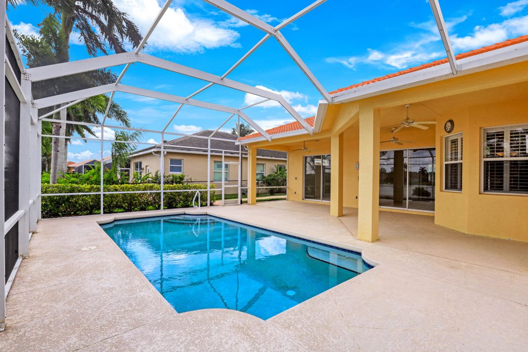 995 Chesapeake Bay Ct, Naples, FL 34120