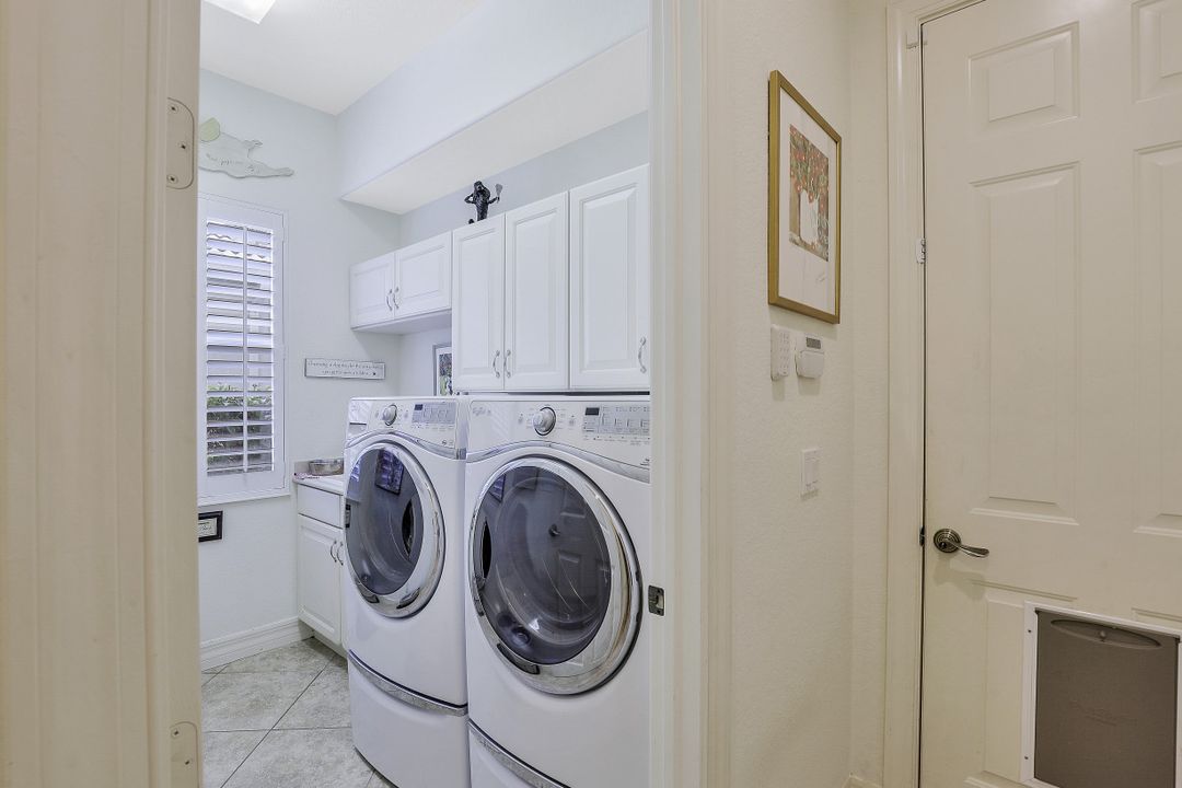 467 Saddlebrook Ln, Naples, FL 34110