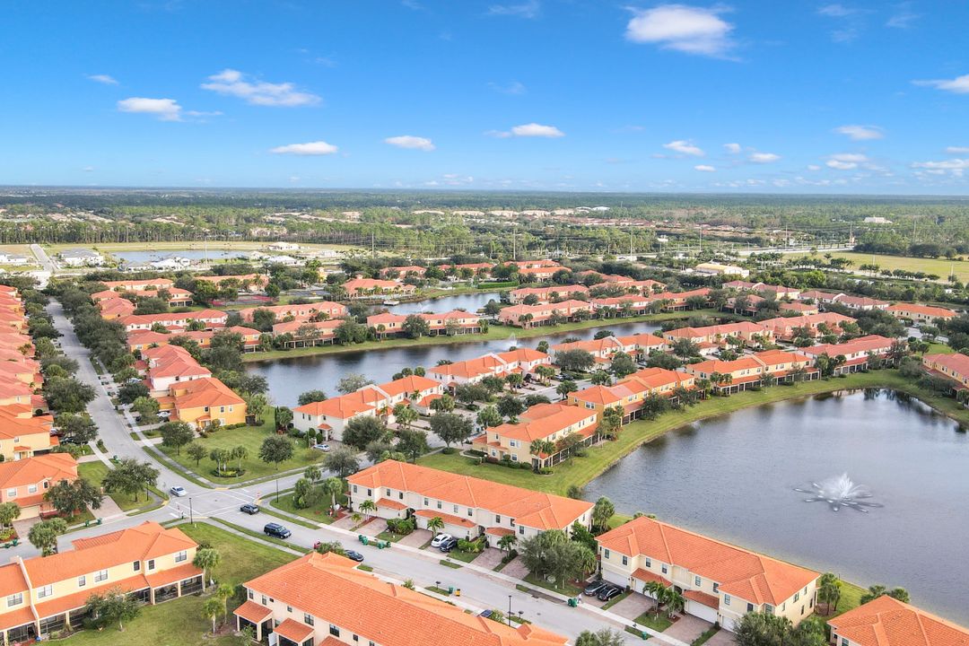 15571 Summit Pl Cir, Naples, FL 34119