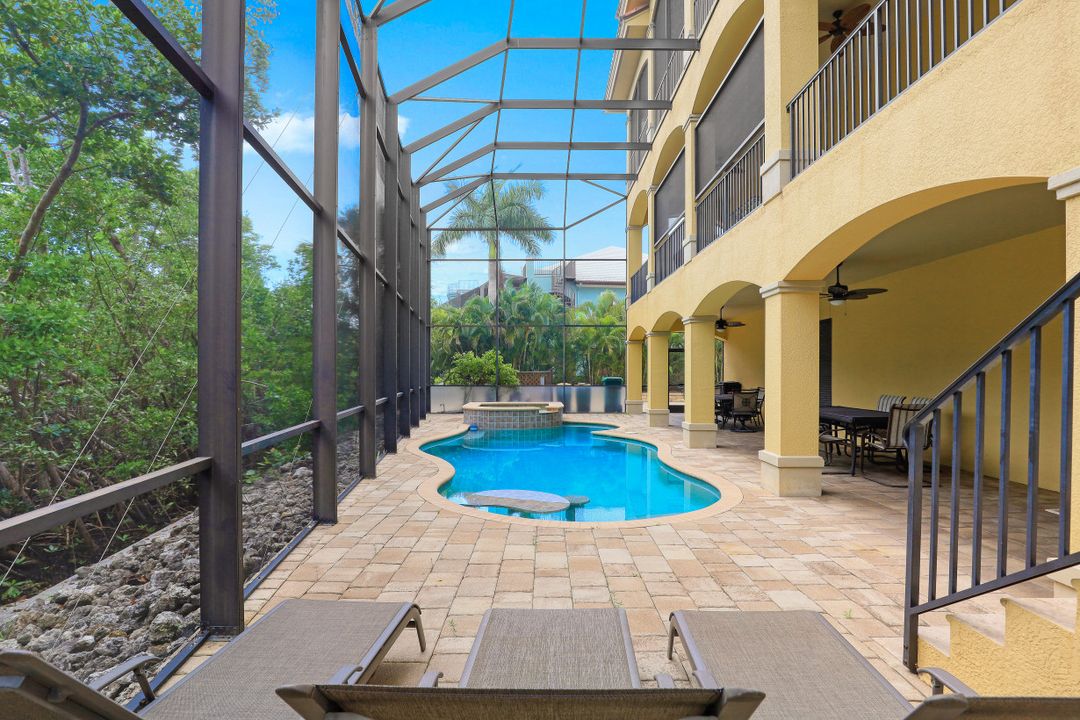 500 Spinnaker Dr, Marco Island, FL 34145