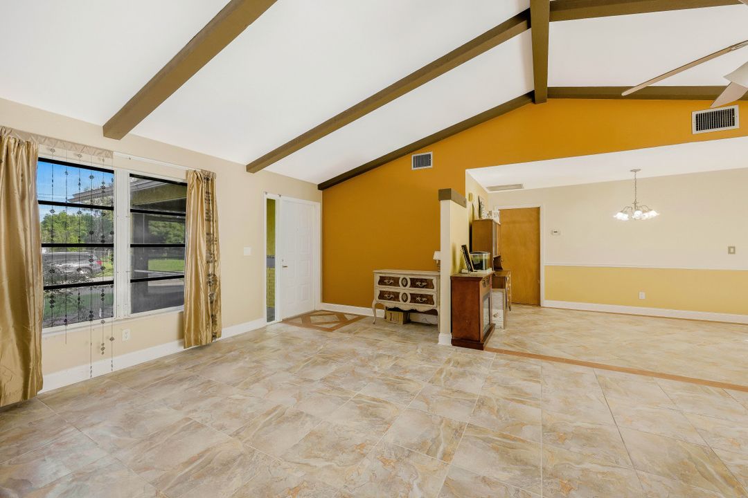 2627 SW 2nd Pl, Cape Coral, FL 33914