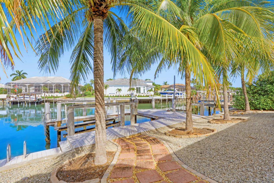 448 Parkhouse Ct, Marco Island, FL 34145