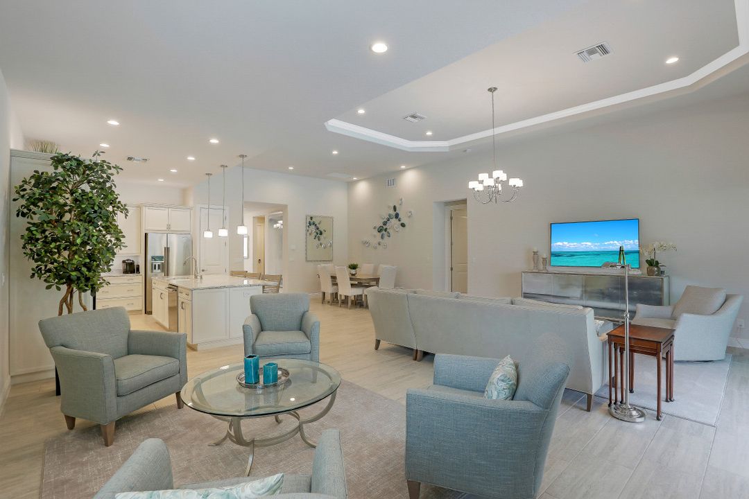 10030 Florence Cir, Naples, FL 34119