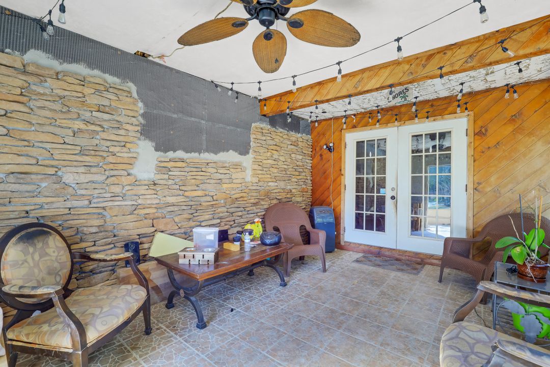 431 12th Ave NW, Naples, FL 34120