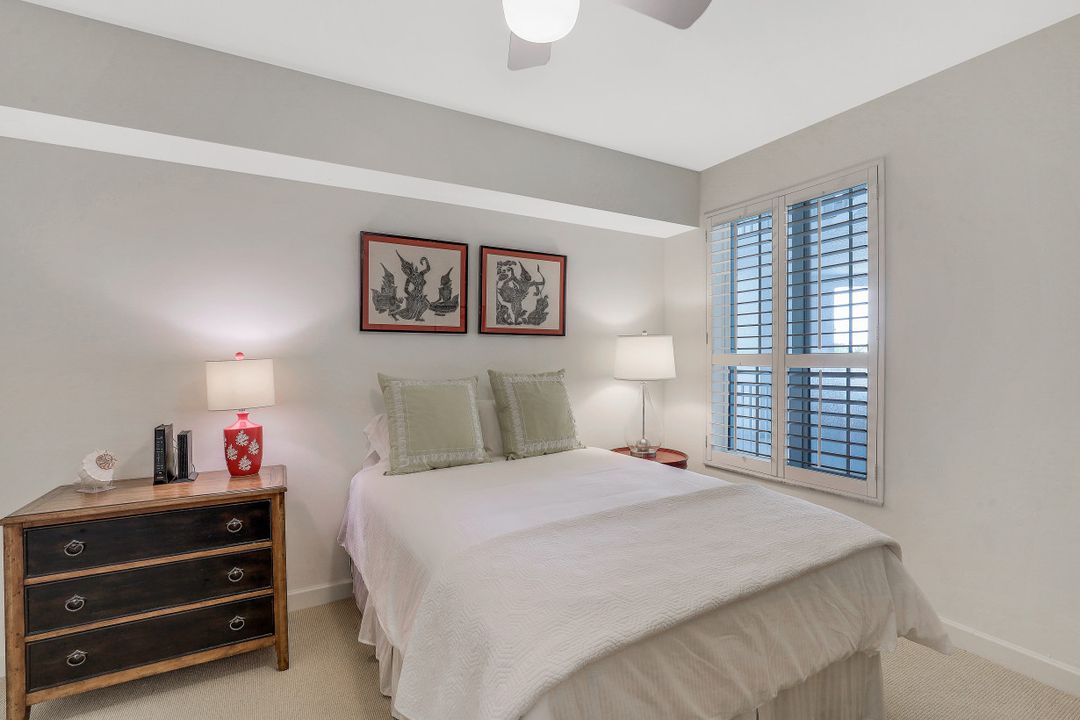 300 Dunes Blvd #Unit 305, Naples, FL 34110