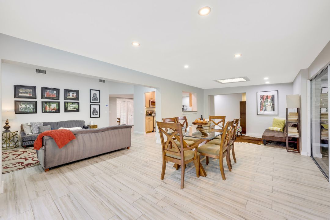1068 Lake Shore Ct, Naples, FL 34103