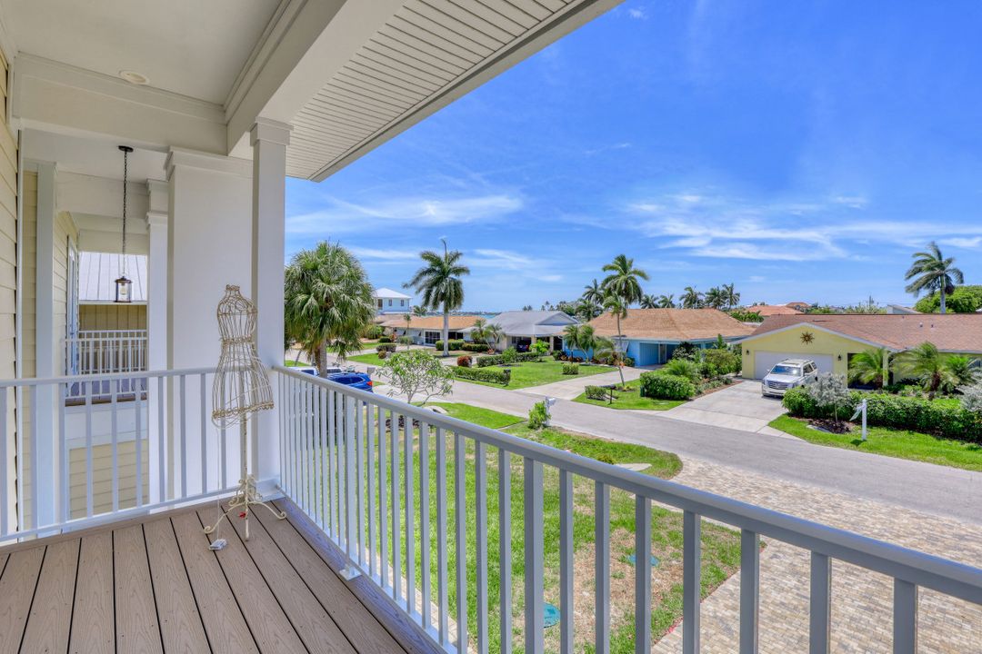 147 San Salvador St, Naples, FL 34113
