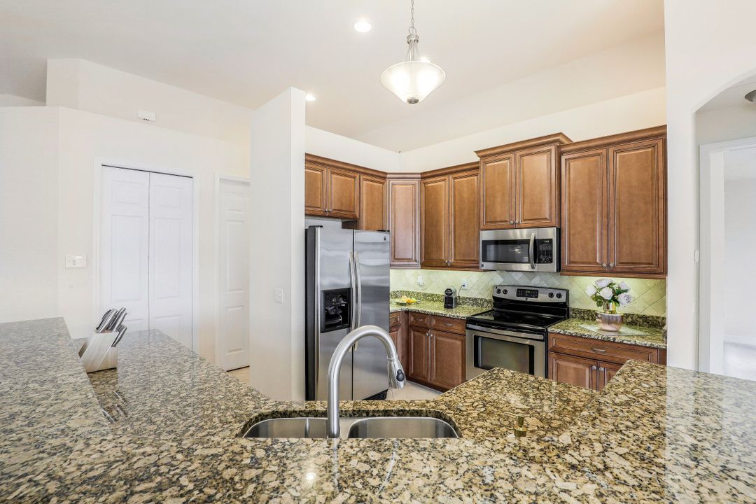 5248 SW 18th Ave, Cape Coral, FL 33914