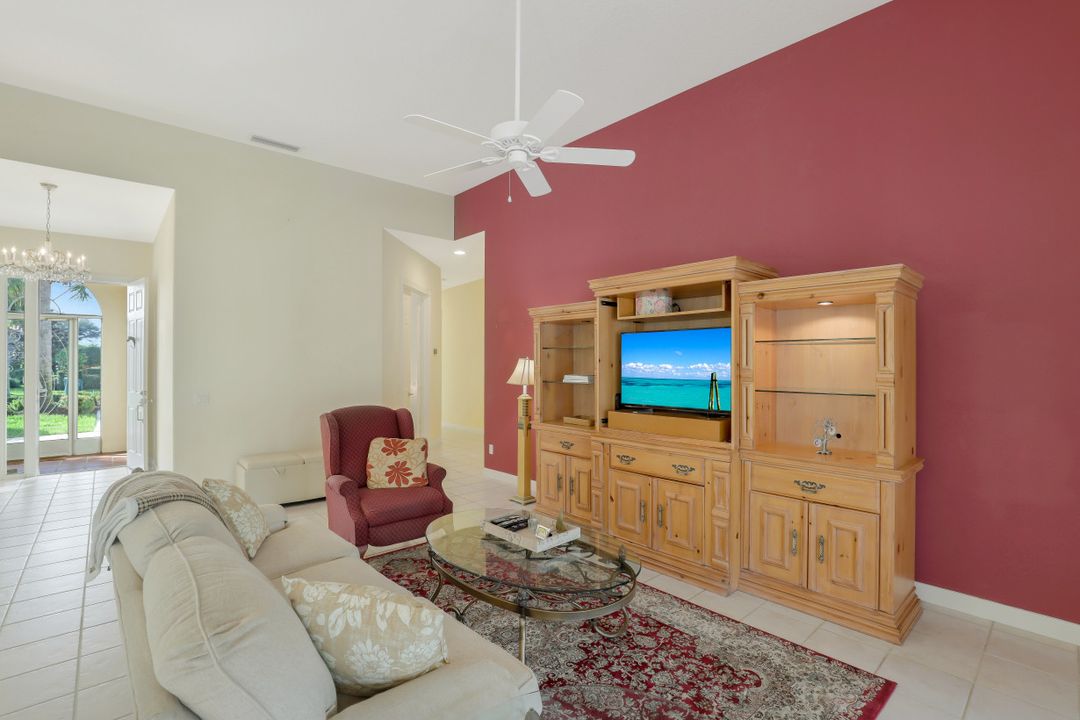 4462 Novato Ct, Naples, FL 34109