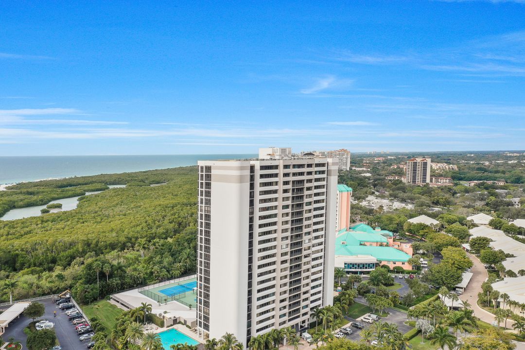 5601 Turtle Bay Dr #802, Naples, FL 34108