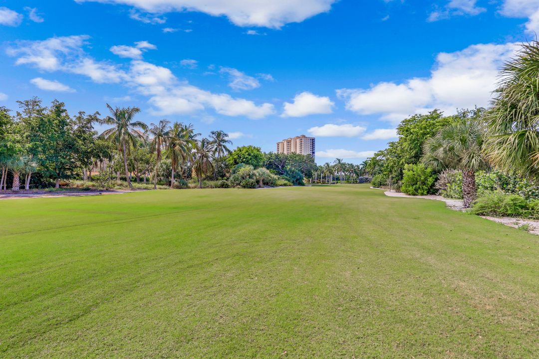 1006 Mainsail Dr #222, Naples, FL 34114