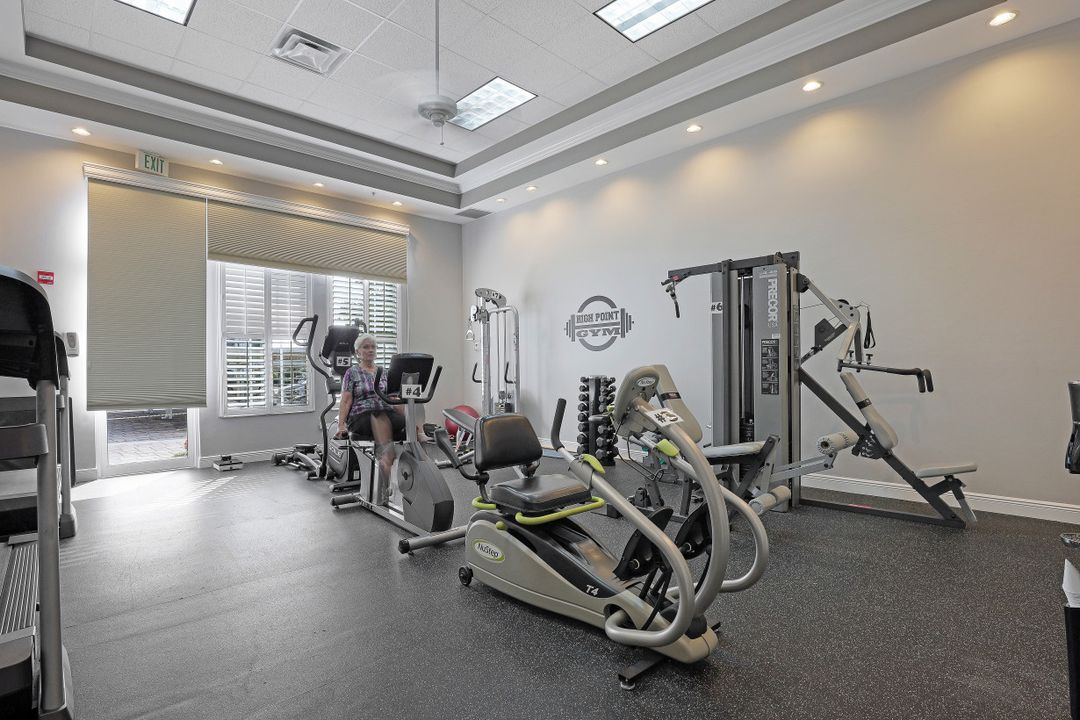 53 High Point Cir W #107, Naples, FL 34103