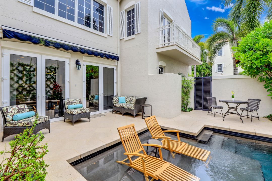 868 4th St S #11, Naples, FL 34102