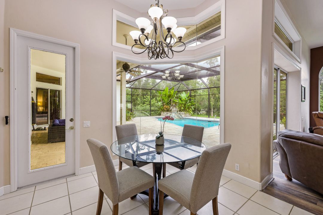 6881 Bottlebrush Ln, Naples, FL 34109