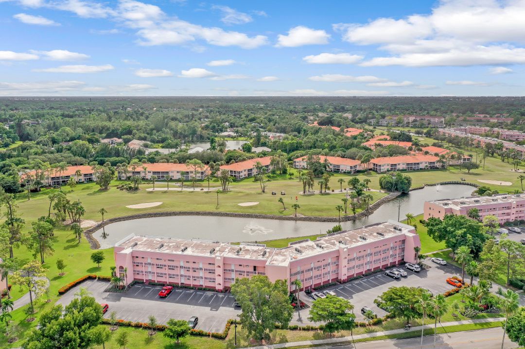 300 Forest Lakes Blvd #212, Naples, FL 34105