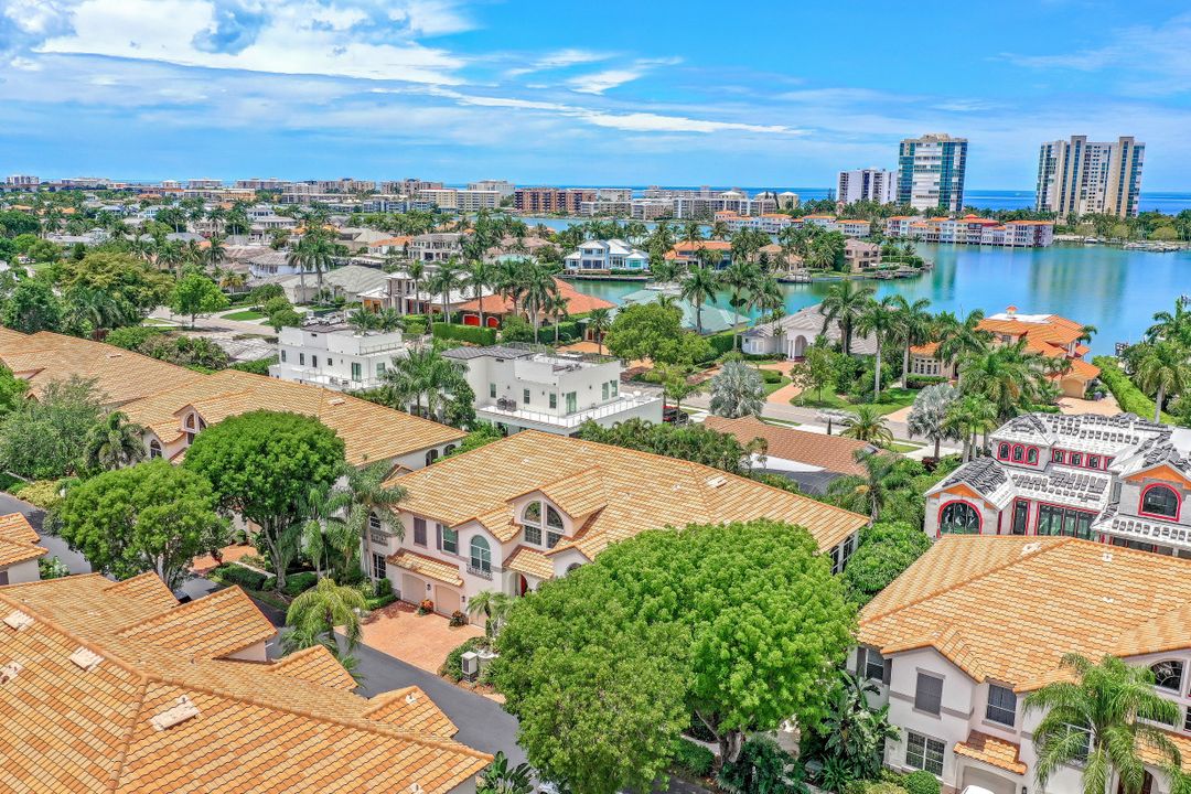 141 Colonade Cir #141, Naples, FL 34103