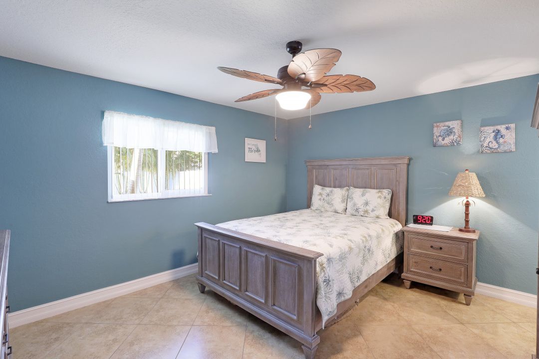 2208 Viscaya Pkwy, Cape Coral, FL 33990