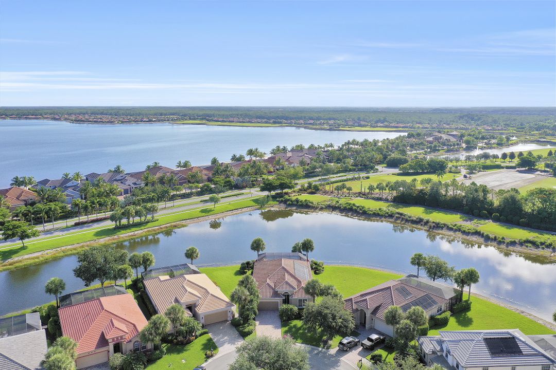 9131 Crystal Ct, Naples, FL 34120