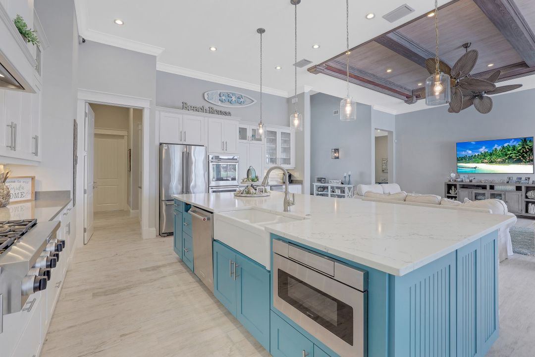 921 W Cape Estates Cir, Cape Coral, FL 33993