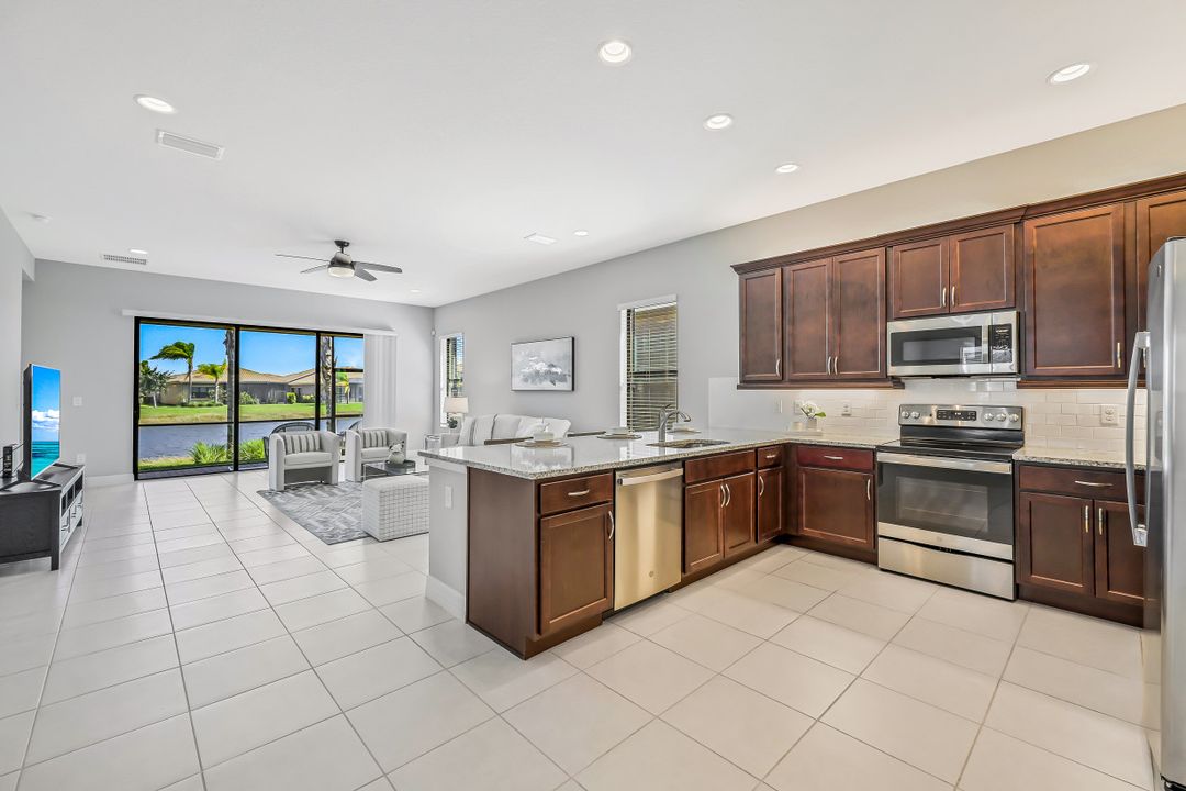 11575 Lakewood Preserve Pl, Fort Myers, FL 33913