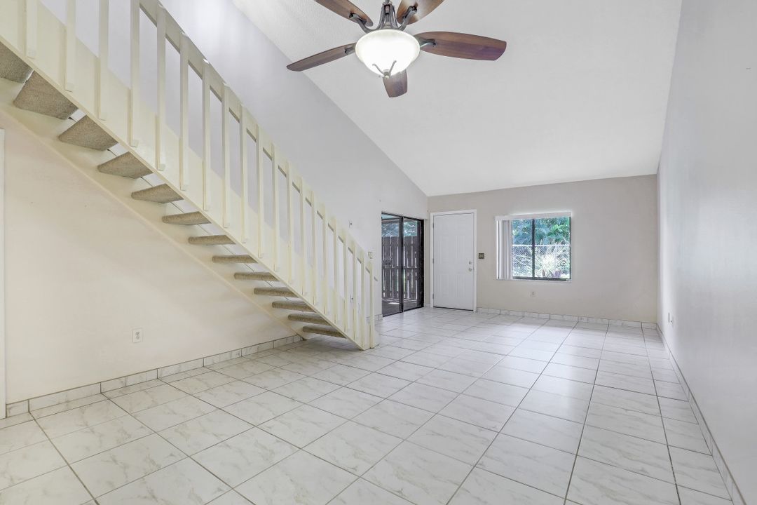 8815 Somerset Blvd, Fort Myers, FL 33919