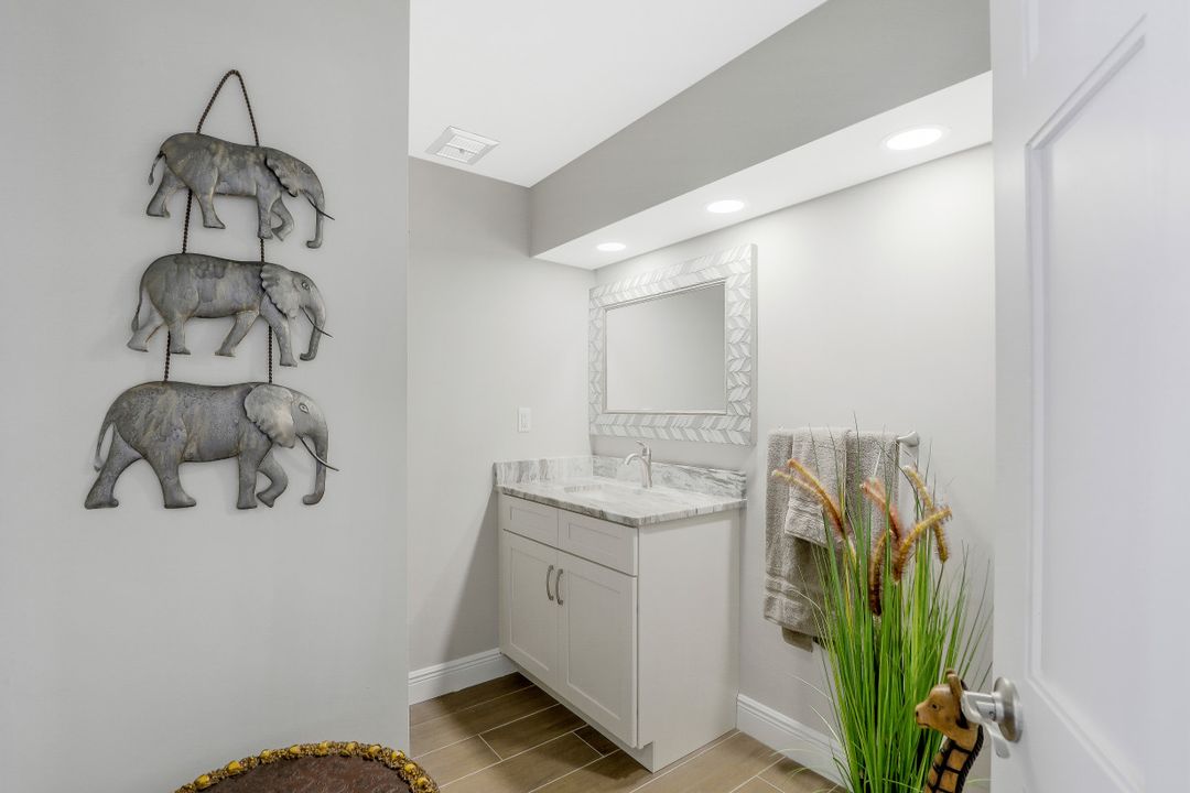 166 Hollyhock Ct, Marco Island, FL 34145