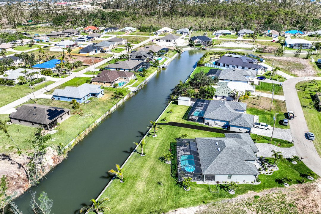 1833 SW 11th Terrace, Cape Coral, FL 33991