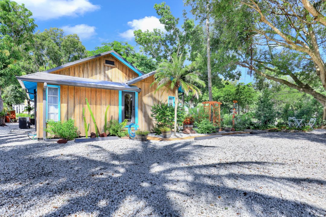 2204 Brevard Ave, Fort Myers, FL 33901