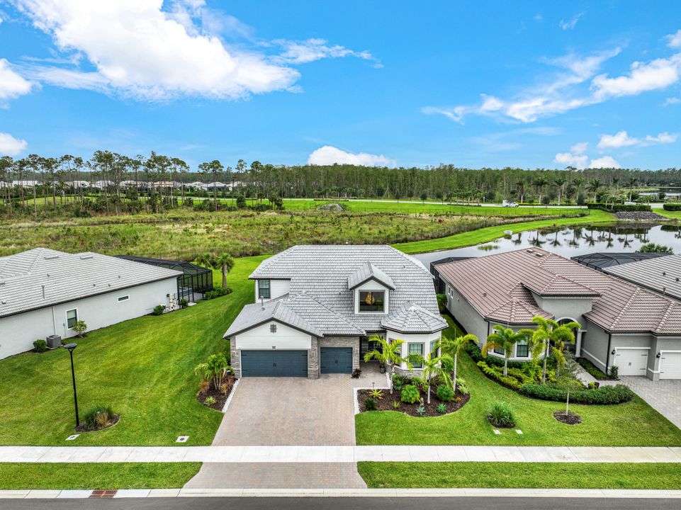 19617 Waterman Ct, Miromar Lakes, FL 33913