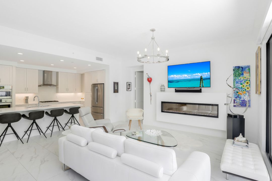 1135 3rd Ave S #Unit 308, Naples, FL 34102
