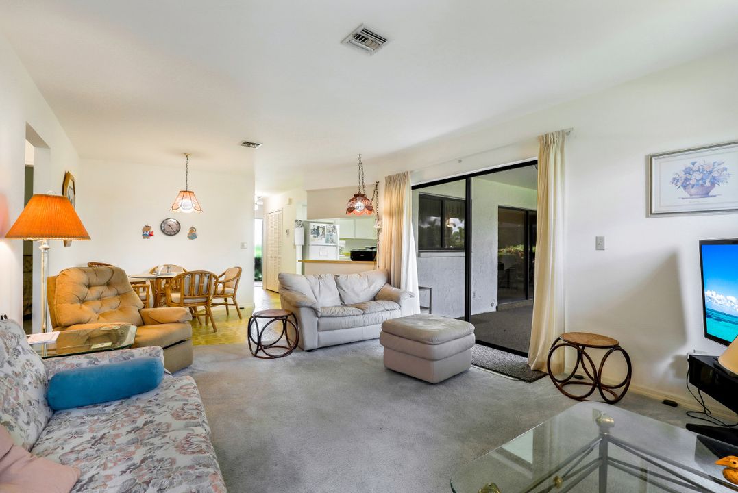 466 Tradewinds Ave, Naples, FL 34108