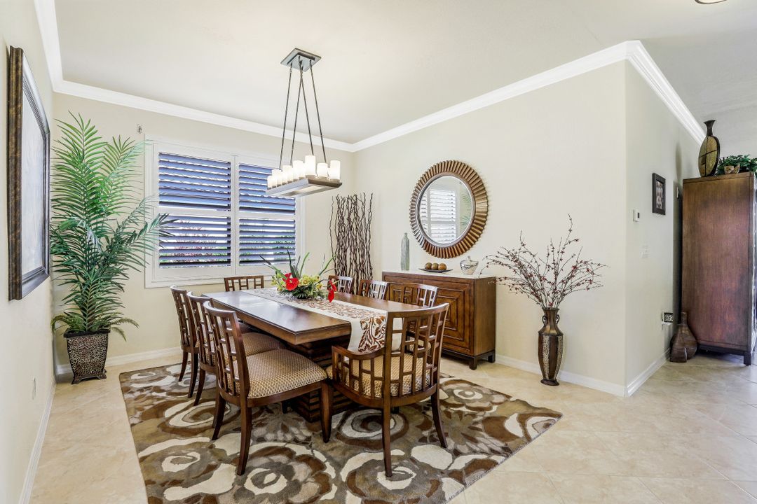 3830 Treasure Cove Cir, Naples, FL 34114