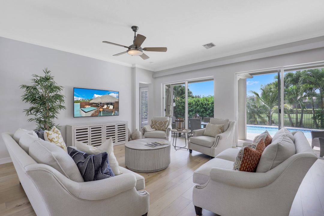 6558 Monterey Point, Naples, FL 34105