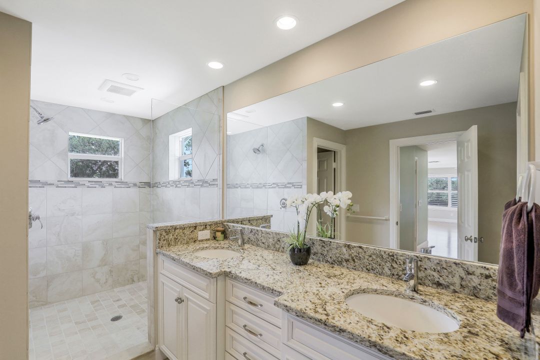 762 Hickory Rd, Naples, FL 34108