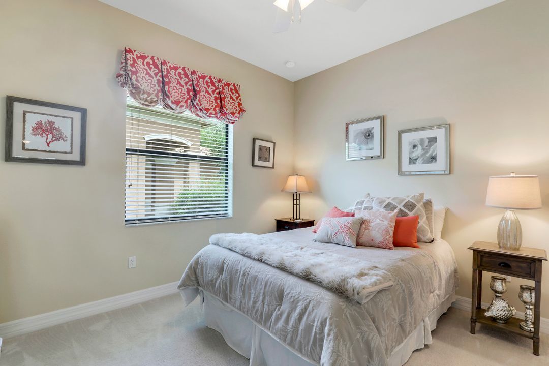 3646 Santaren Ct, Naples, FL 34119