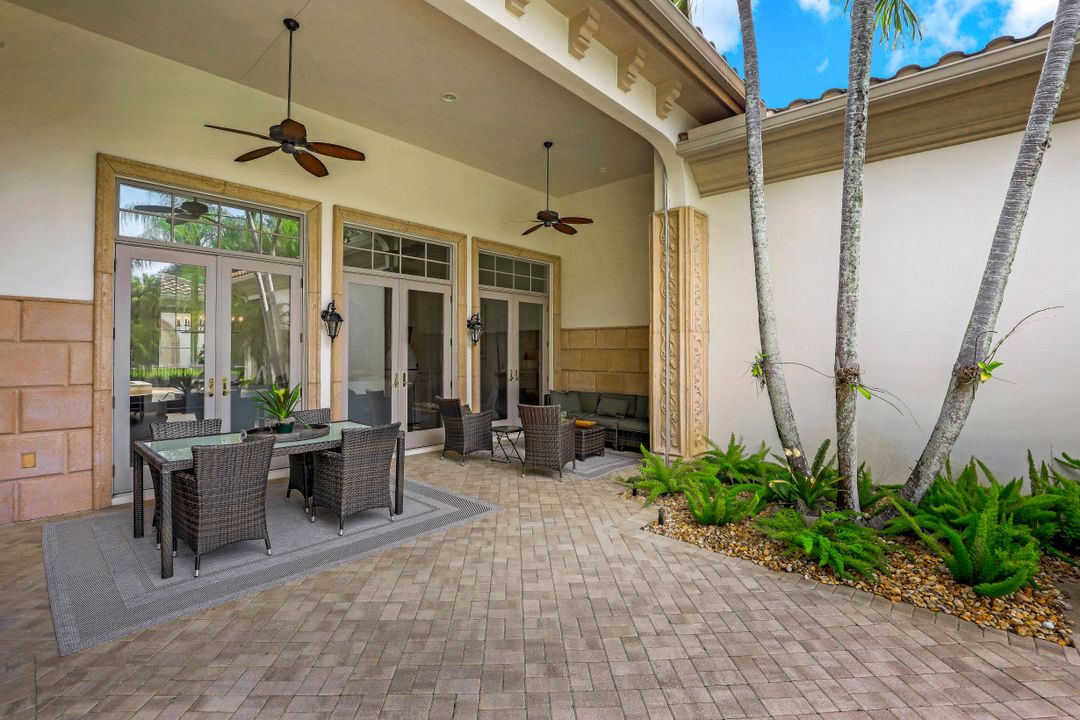 15655 Villoresi Way, Naples, FL 34110