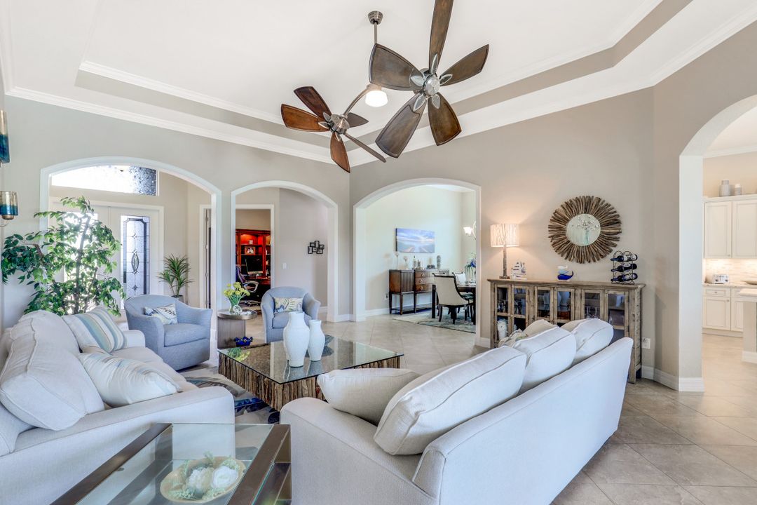 13853 Woodhaven Cir, Fort Myers, FL 33905