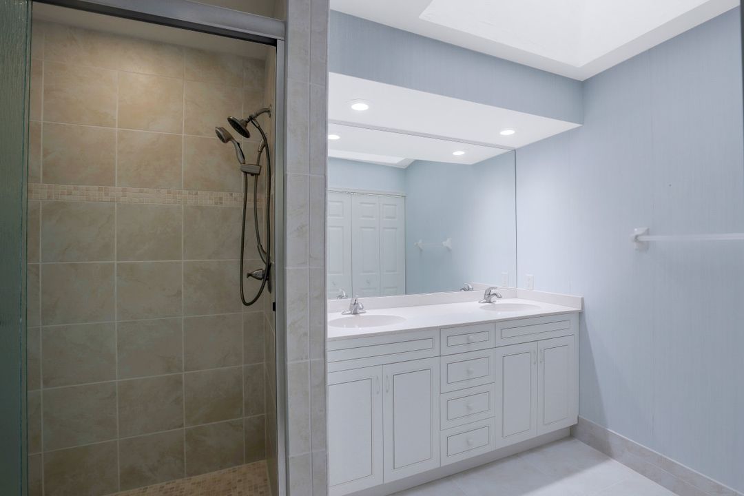 178 Cypress View Dr #C-34, Naples, FL 34113