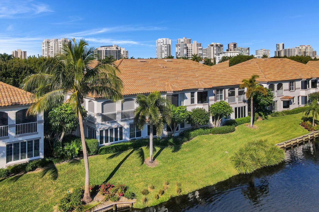 158 Colonade Cir, Naples, FL 34103