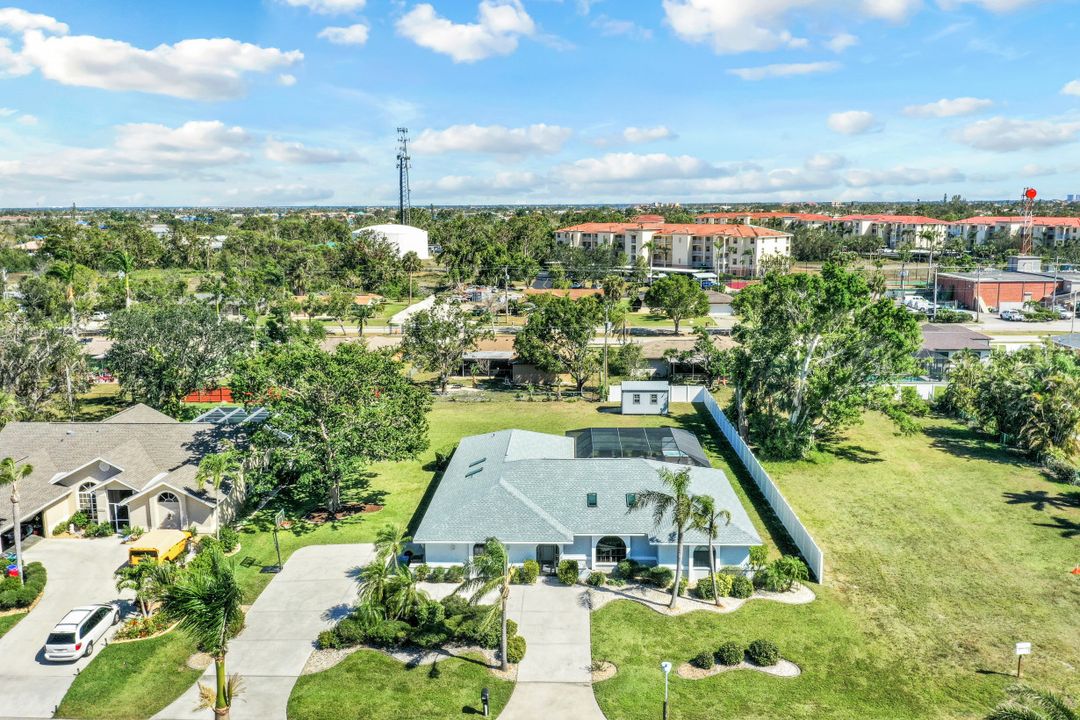 3919 SE 4th Ave, Cape Coral, FL 33904