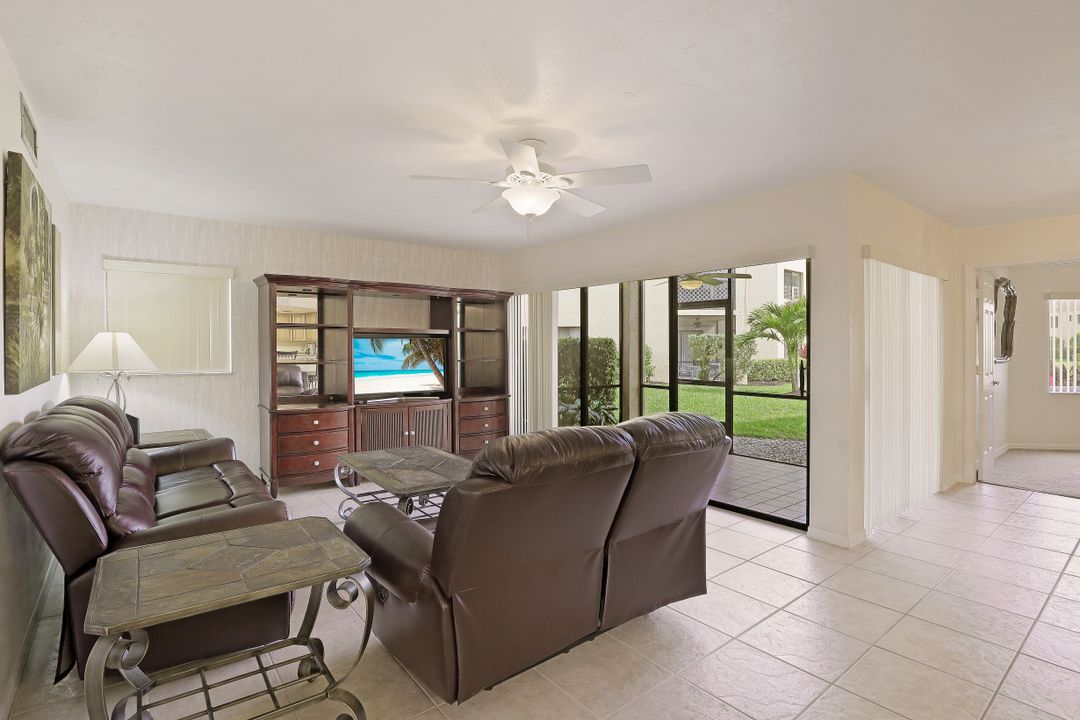 571 Beachwalk Cir #104, Naples, FL 34108