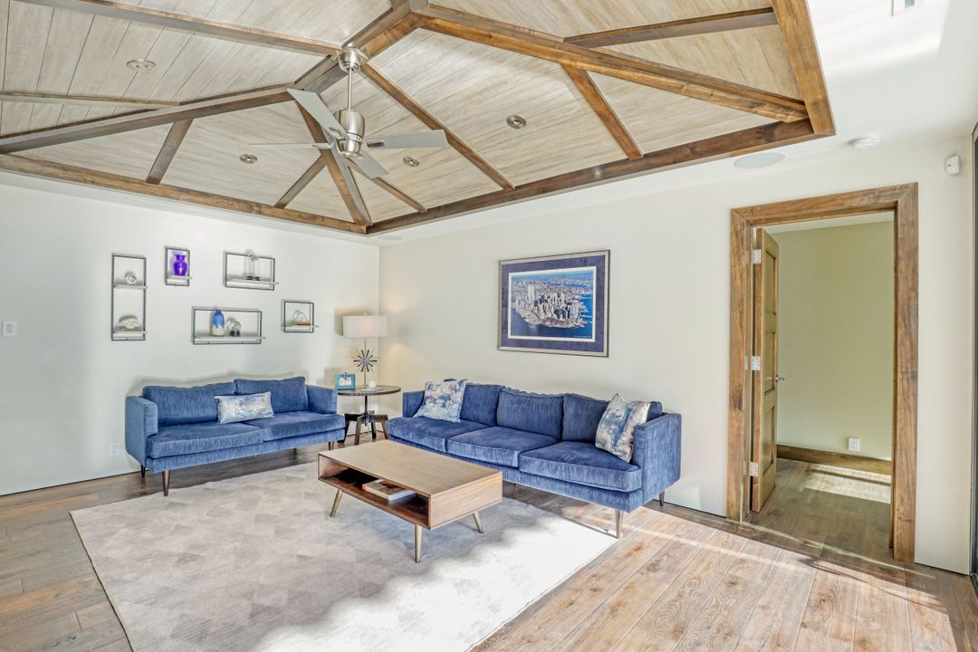 615 Carica Rd, Naples, FL 34108